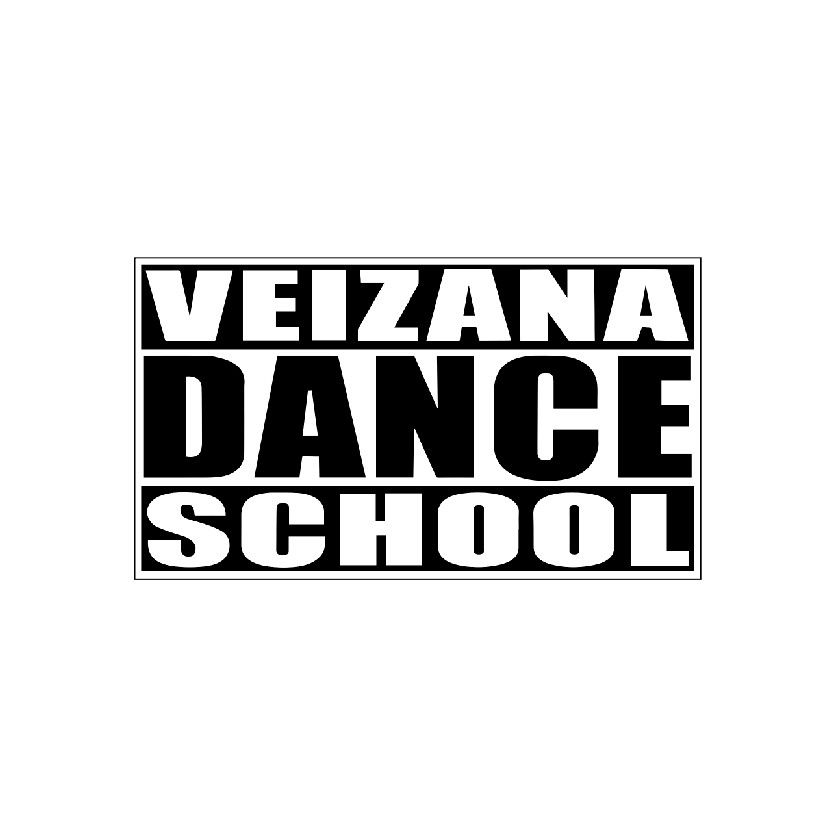 Attēlā redzams"Veizāna Deju Skolas" logotips – melnbalts taisnstūris ar trīs līnijām teksta: augšējā"VEIZANA", vidējā"DANCE", apakšējā"SCHOOL", kas kopā atspoguļo mūsdienīgas deju skolas vizuālo identitāti.