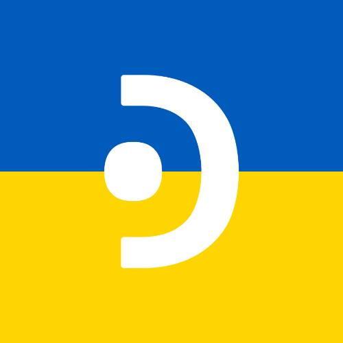 SIA"Centrs Dardedze" logotips ar baltu pusloka un punkta simbolu uz zila un dzeltena fona