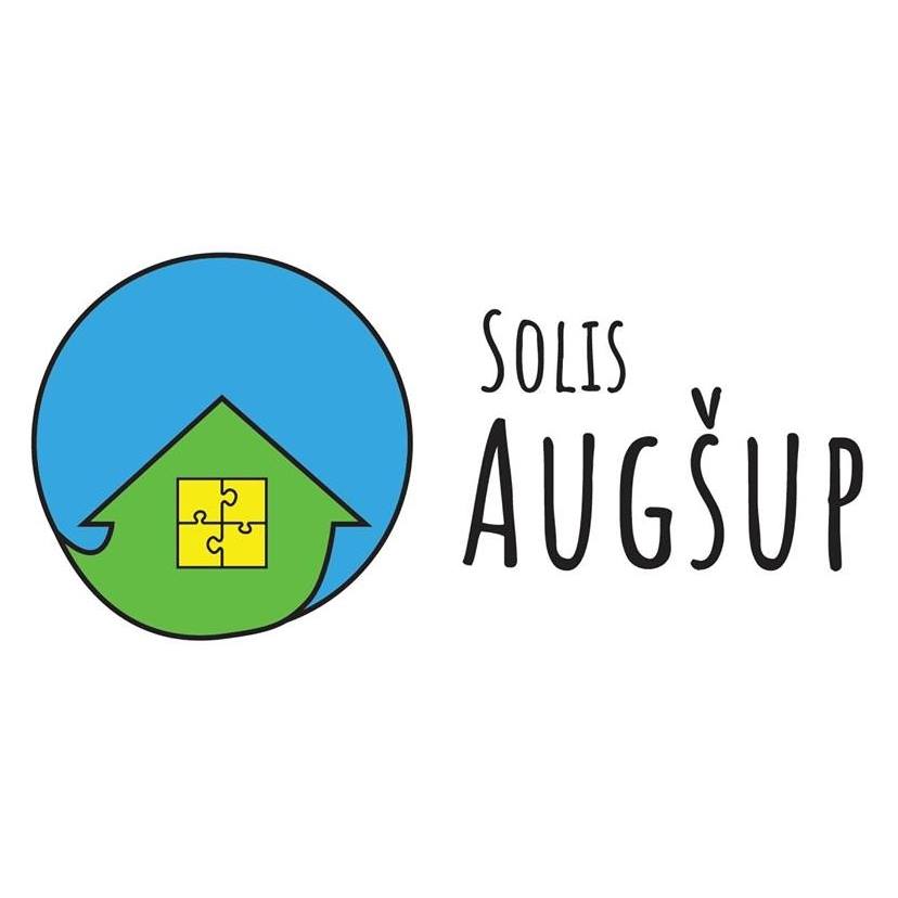 Zils aplis ar zilu un zaļu mājiņu, blakus melns uzraksts"Solis Augšup".