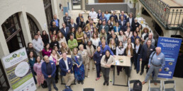 Crowd with the participants.