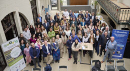 Crowd with the participants.