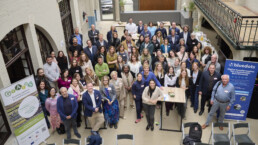 Crowd with the participants.